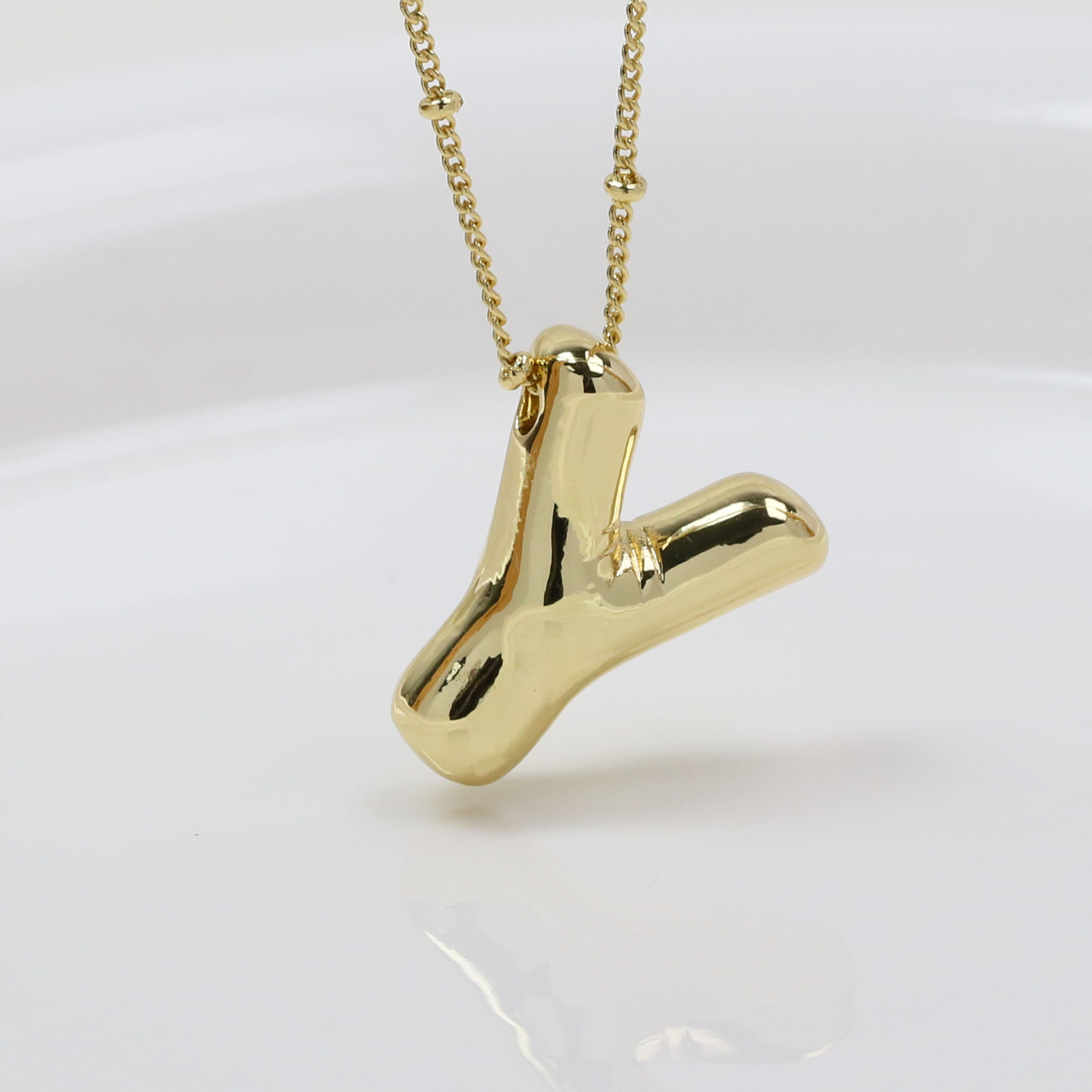 Y (Necklace)
