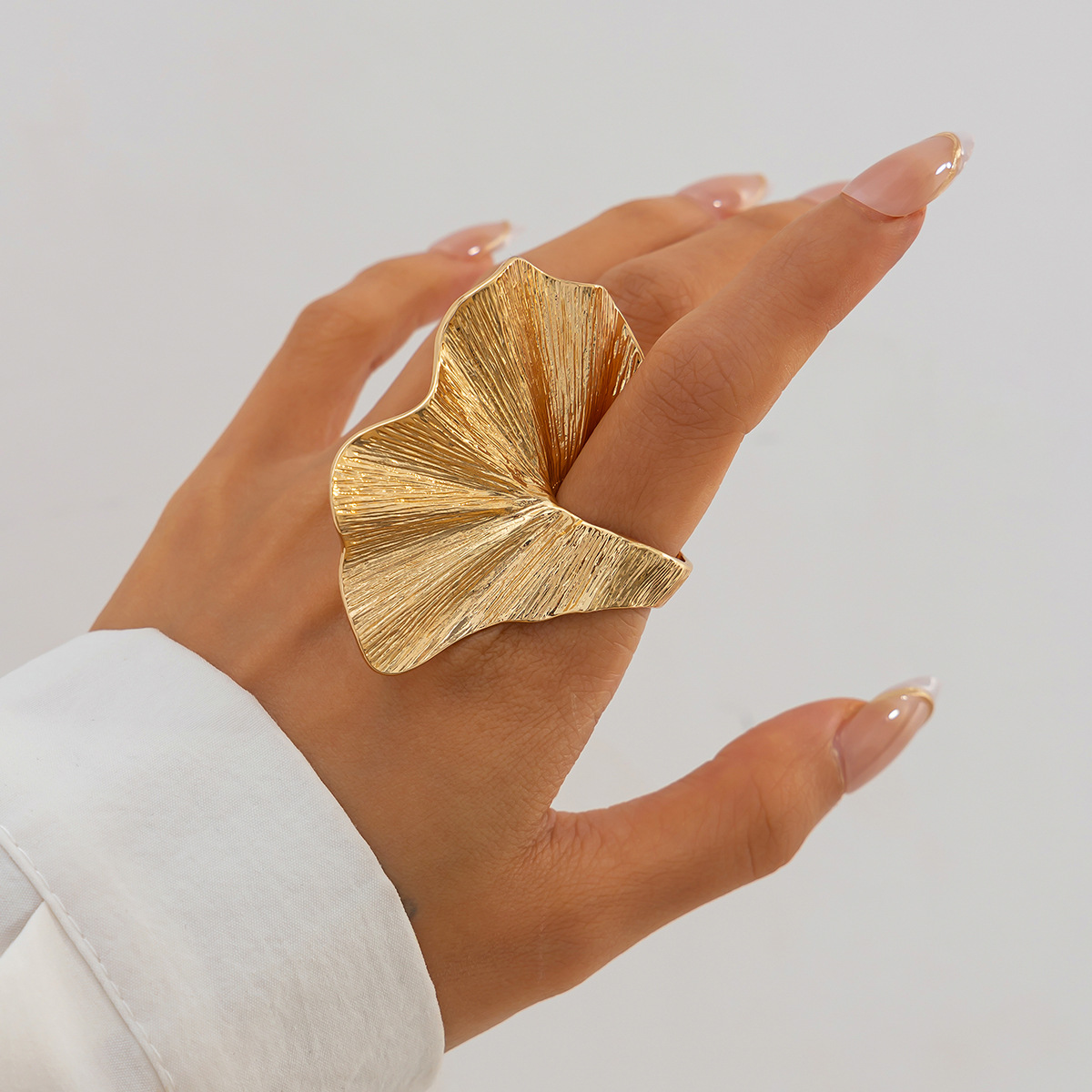 Light gold ring 0834