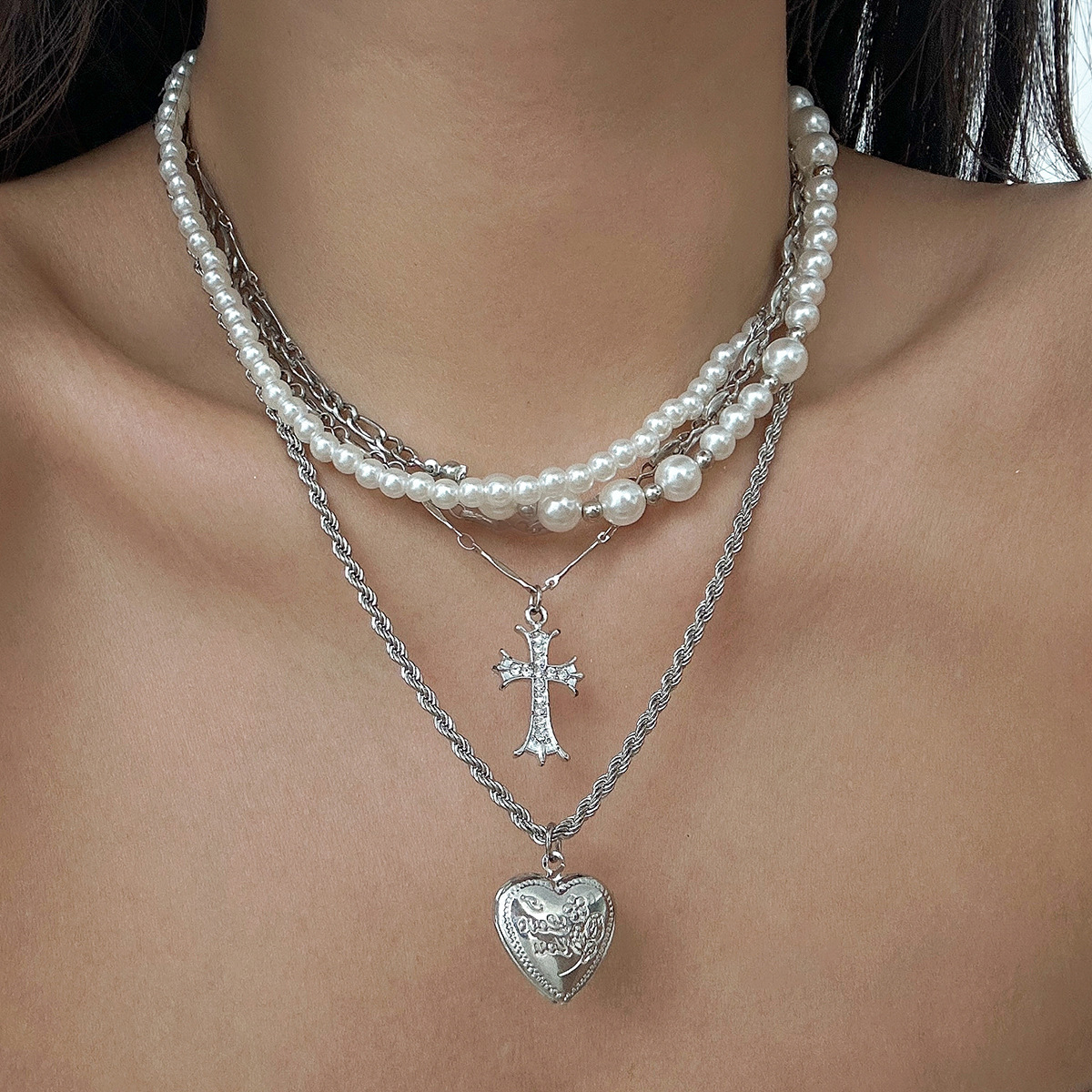 01 white k necklace 5467