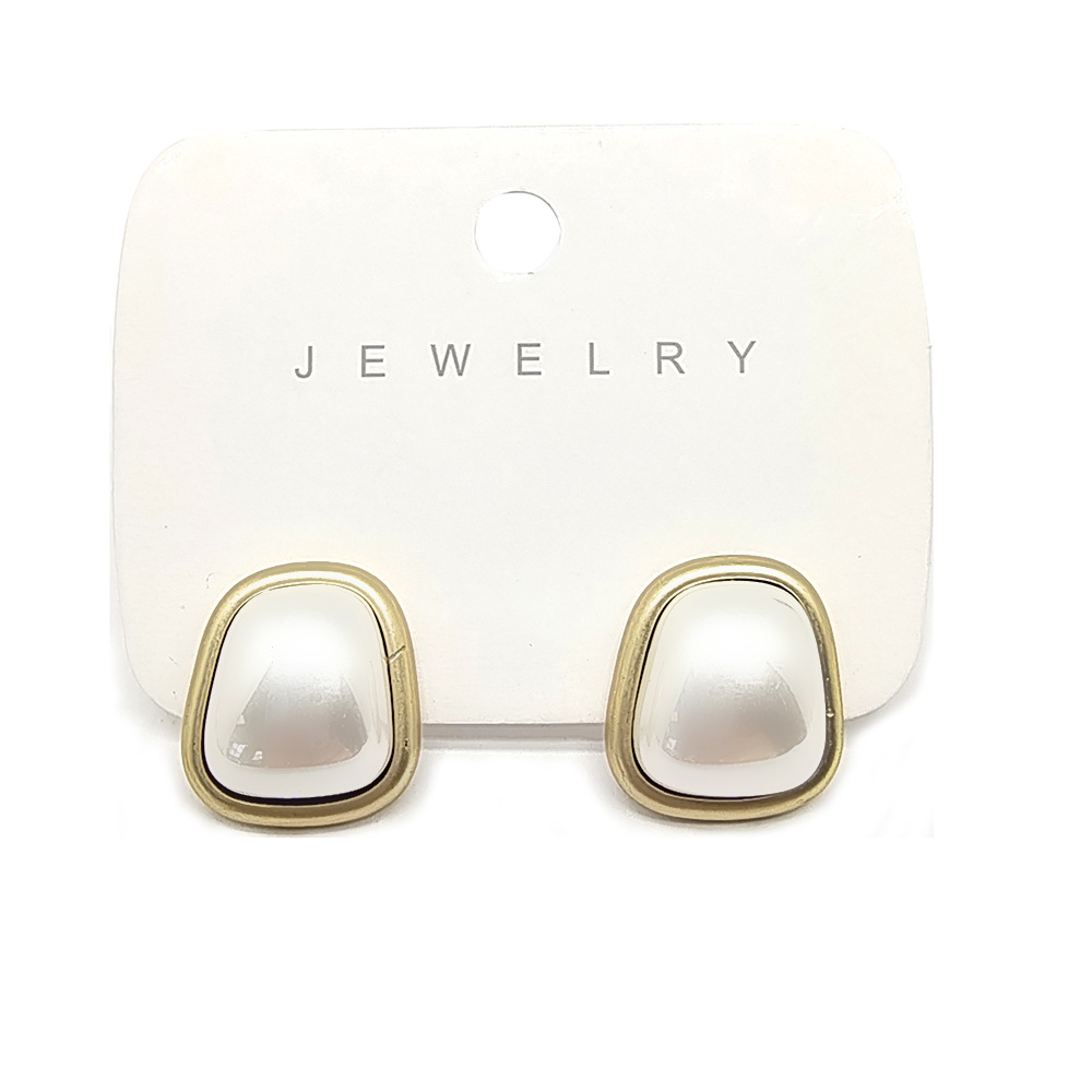 Trapezoidal Pearl Earrings (card not included)