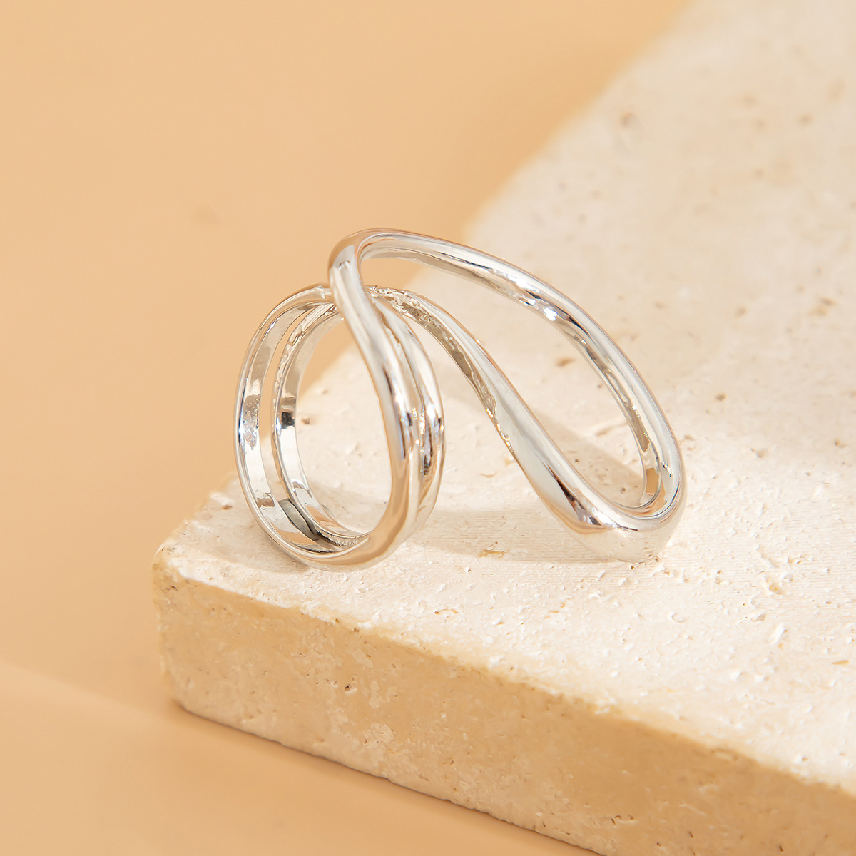 04 white k ring 0824