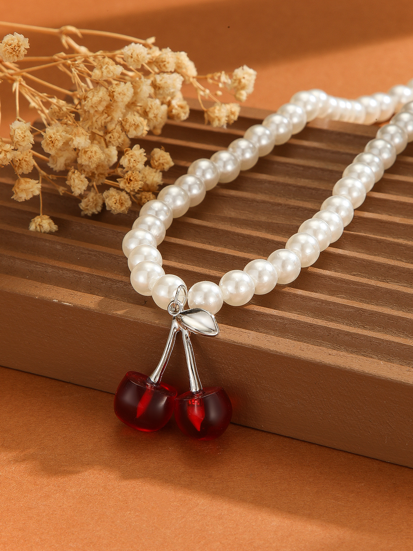 Pearl transparent red cherry
