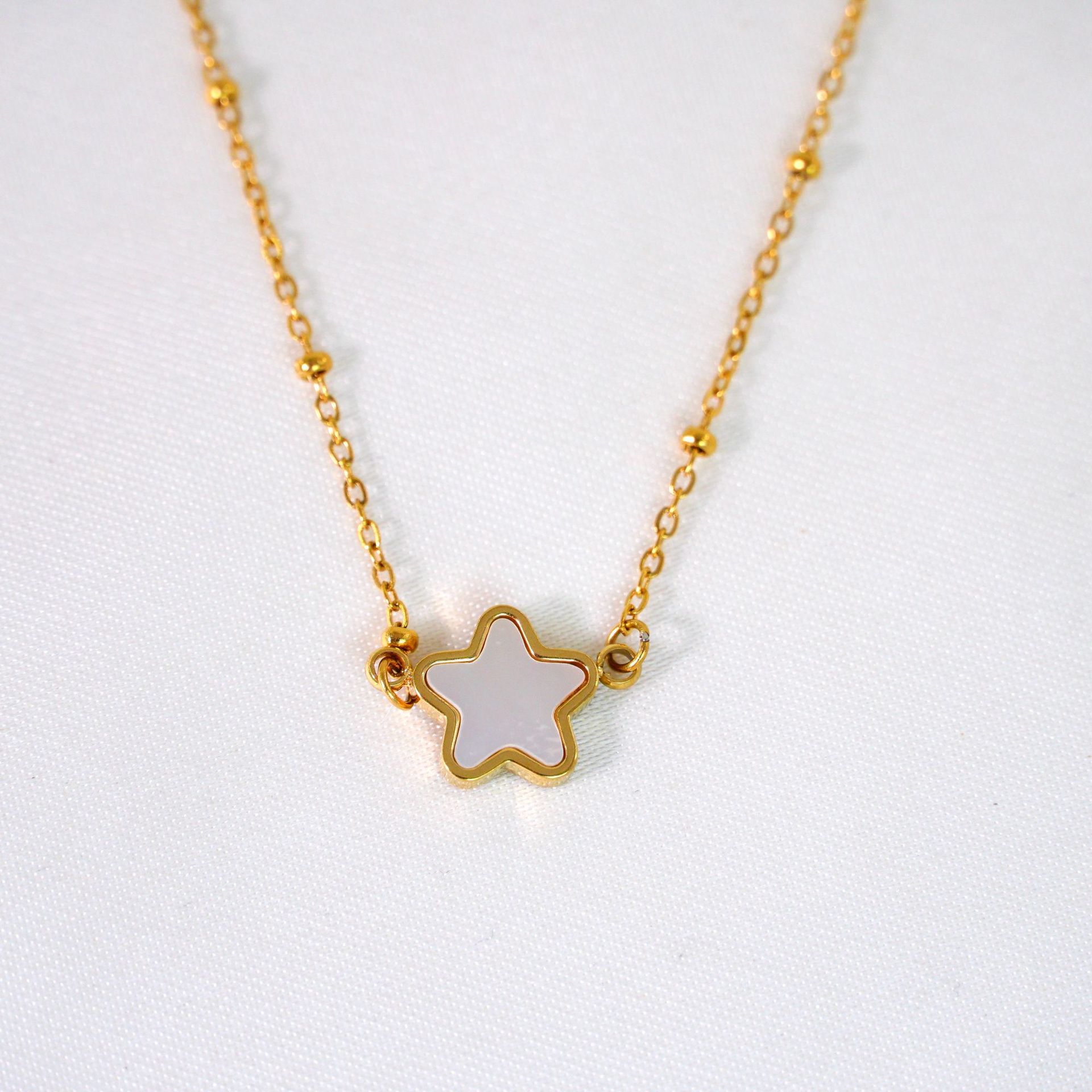 White shell five-pointed star necklace 16-18inch