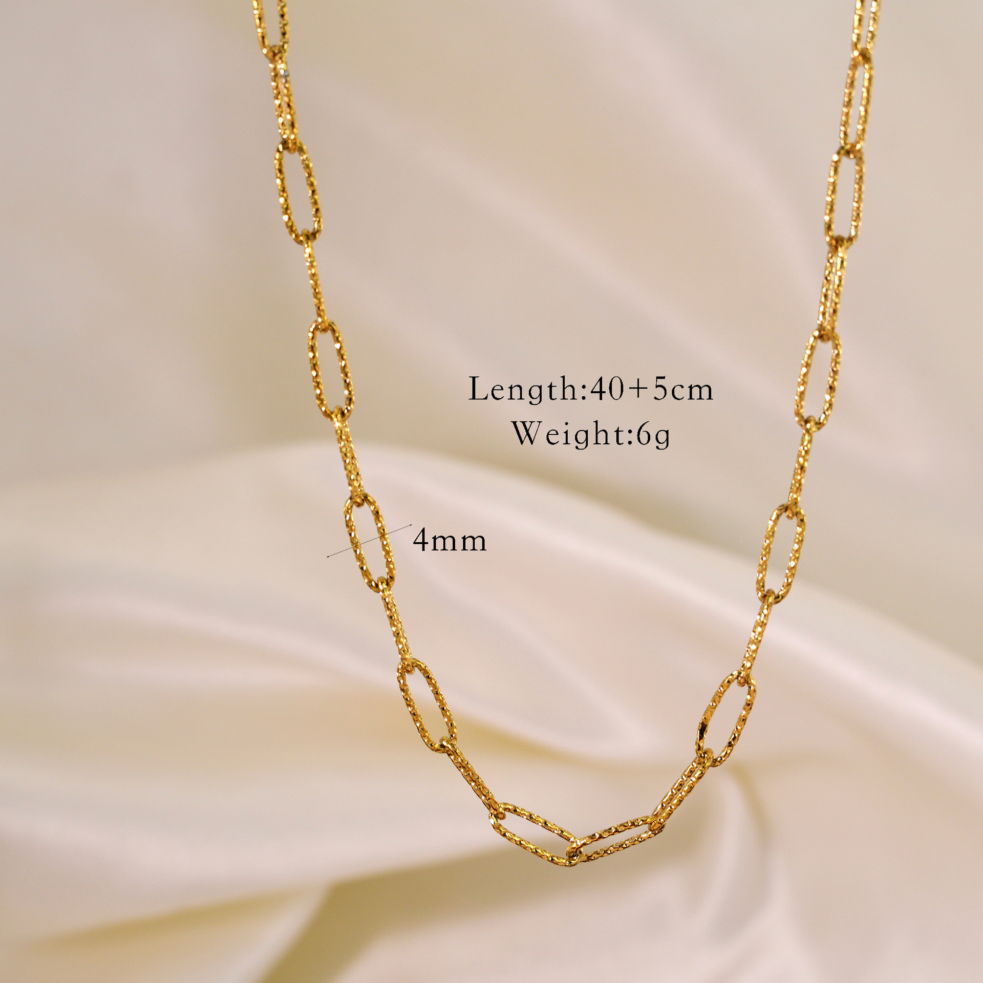 Thick necklace