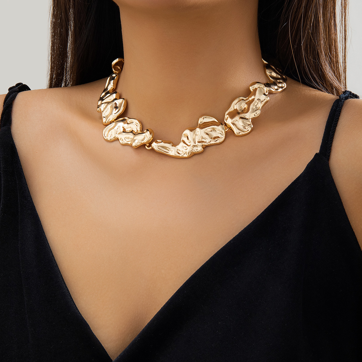 01 Necklace Gold 6085