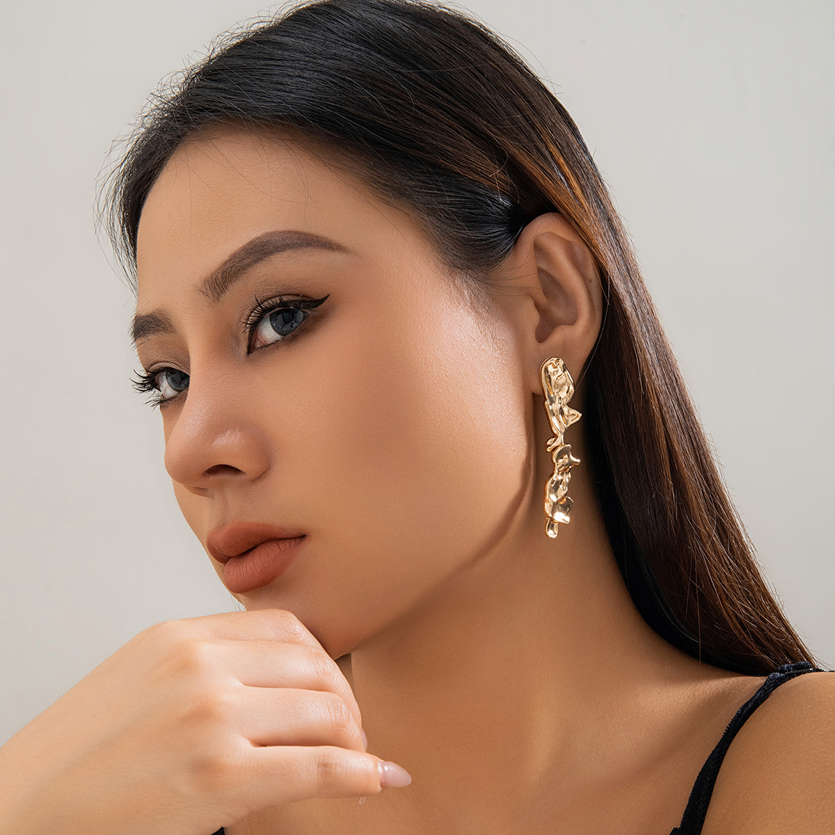 03 Stud Earrings Gold 3046