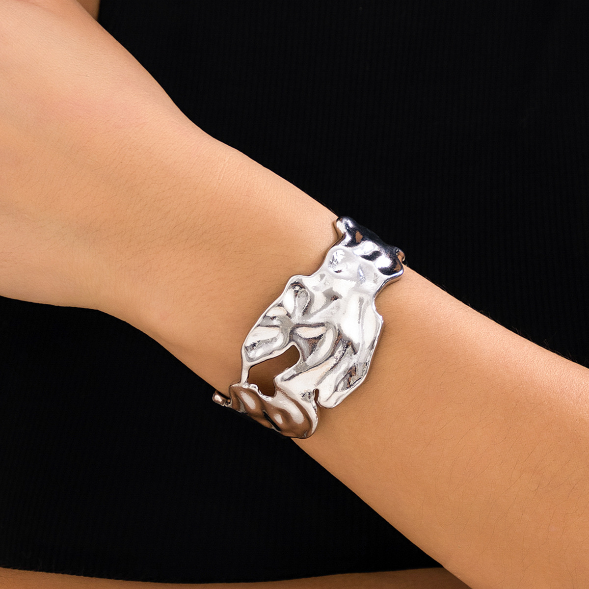 04 BRACELET WHITE K 2271