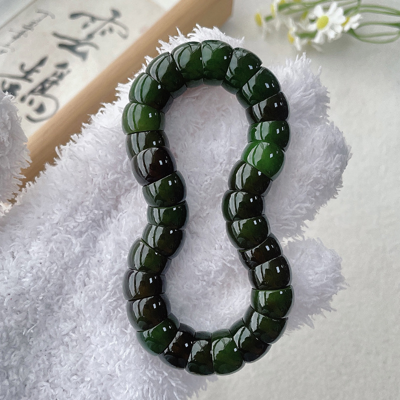 Imperial Green Pig Intestine Bracelet 11mm