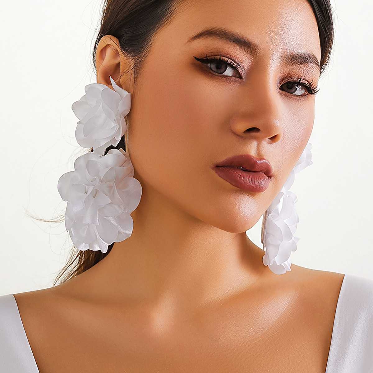 White 2896