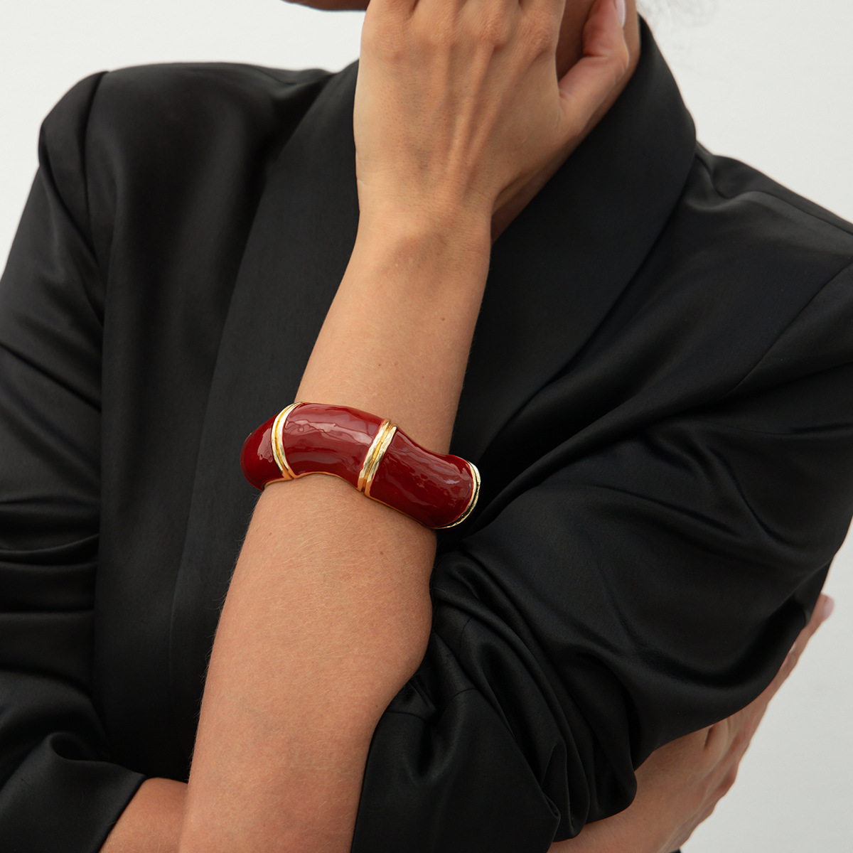 01 gold red 2841
