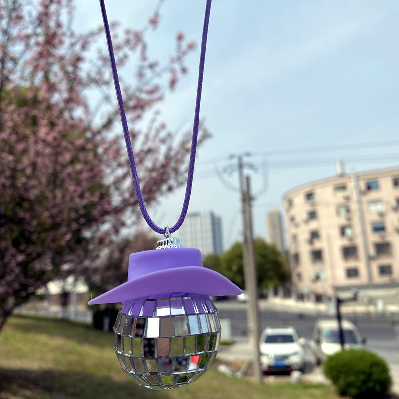 Pendant 2