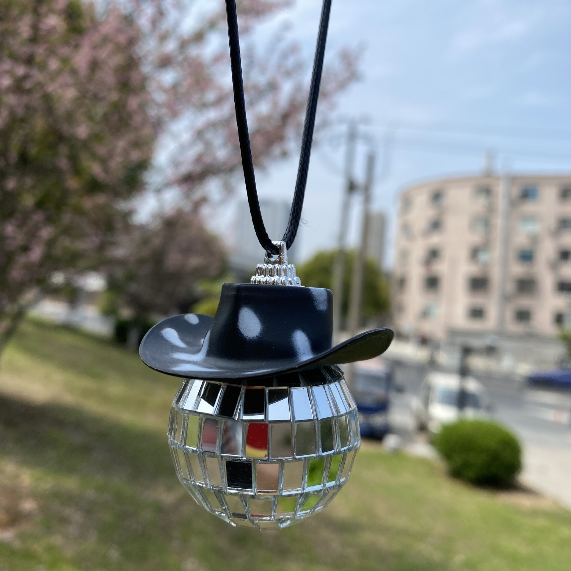 Pendant 8
