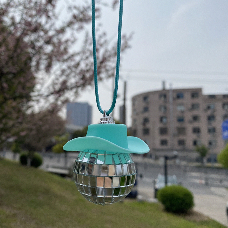 Pendant 9
