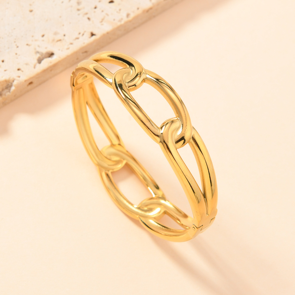 hollow geometric style