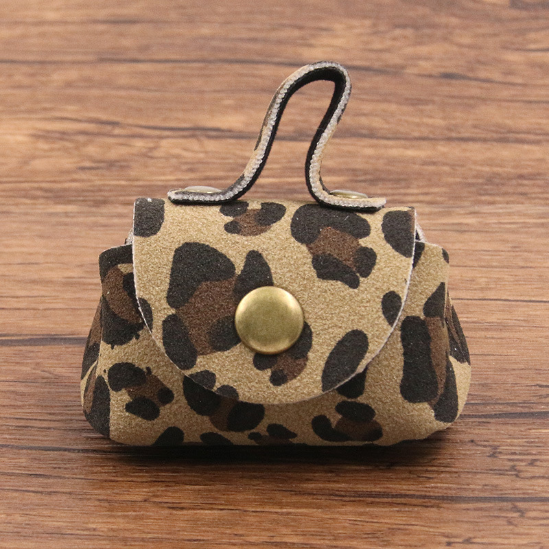 Leopard print off-white