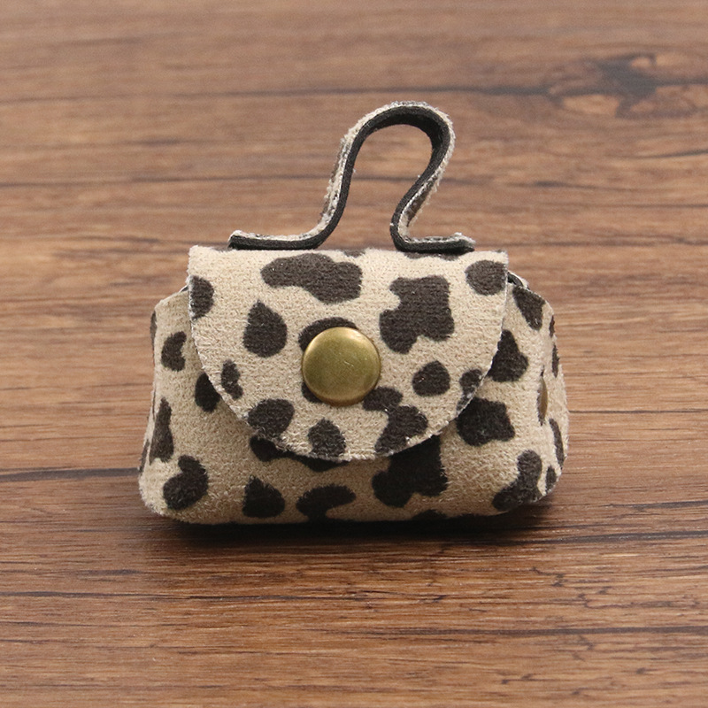 Leopard white