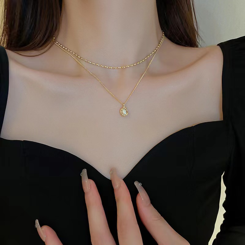 Gold Olive bead chain   pea suit