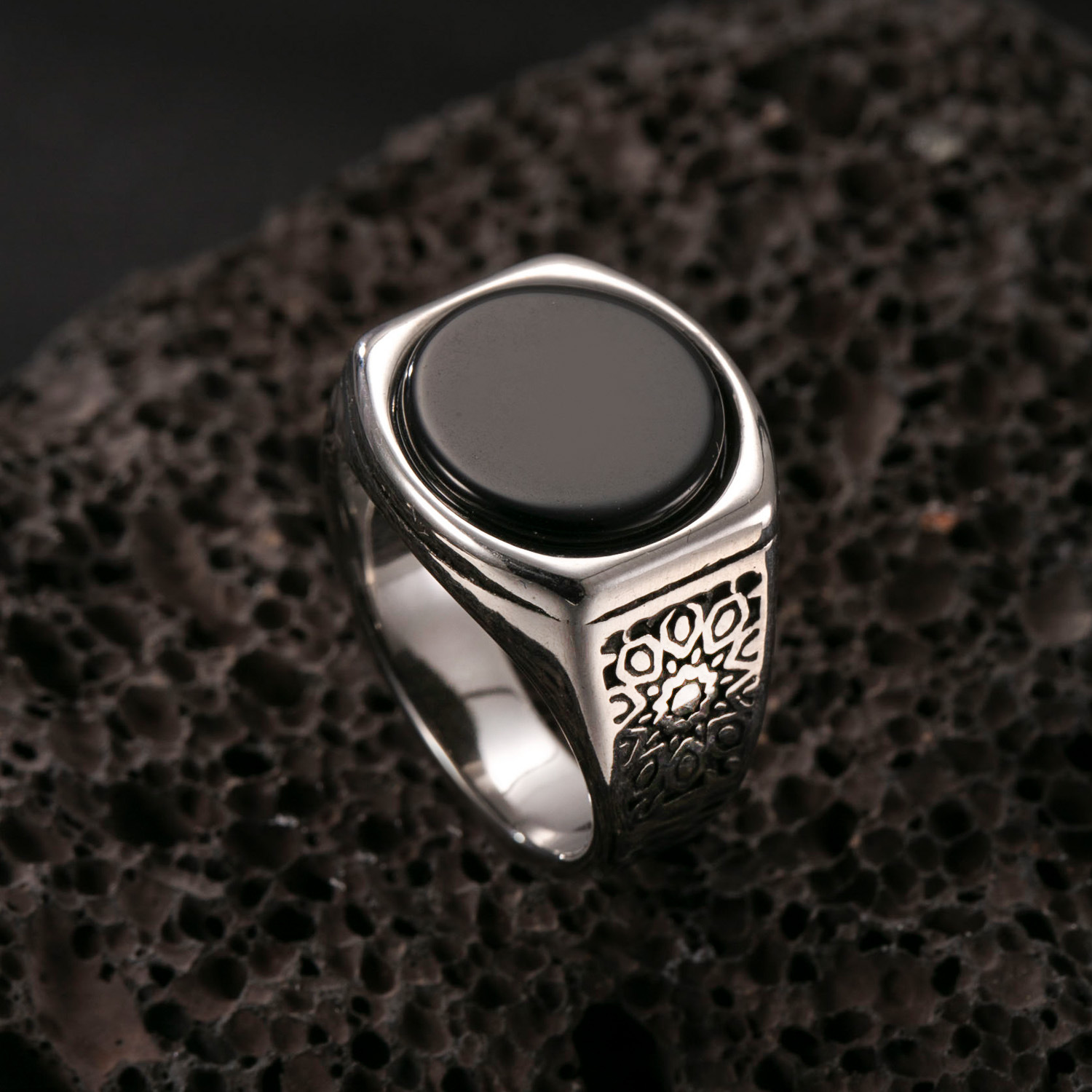 Round black natural stone