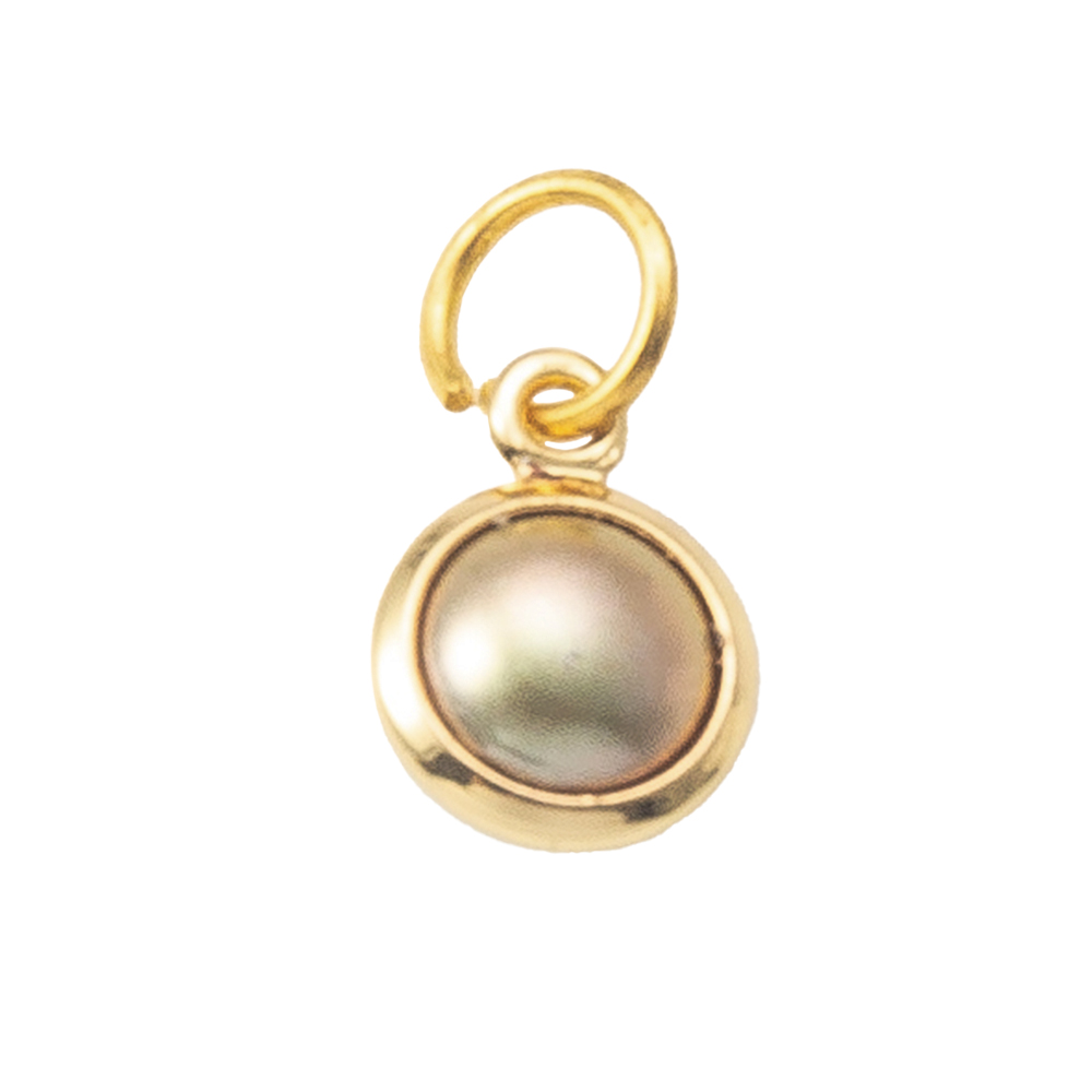 Golden band ring