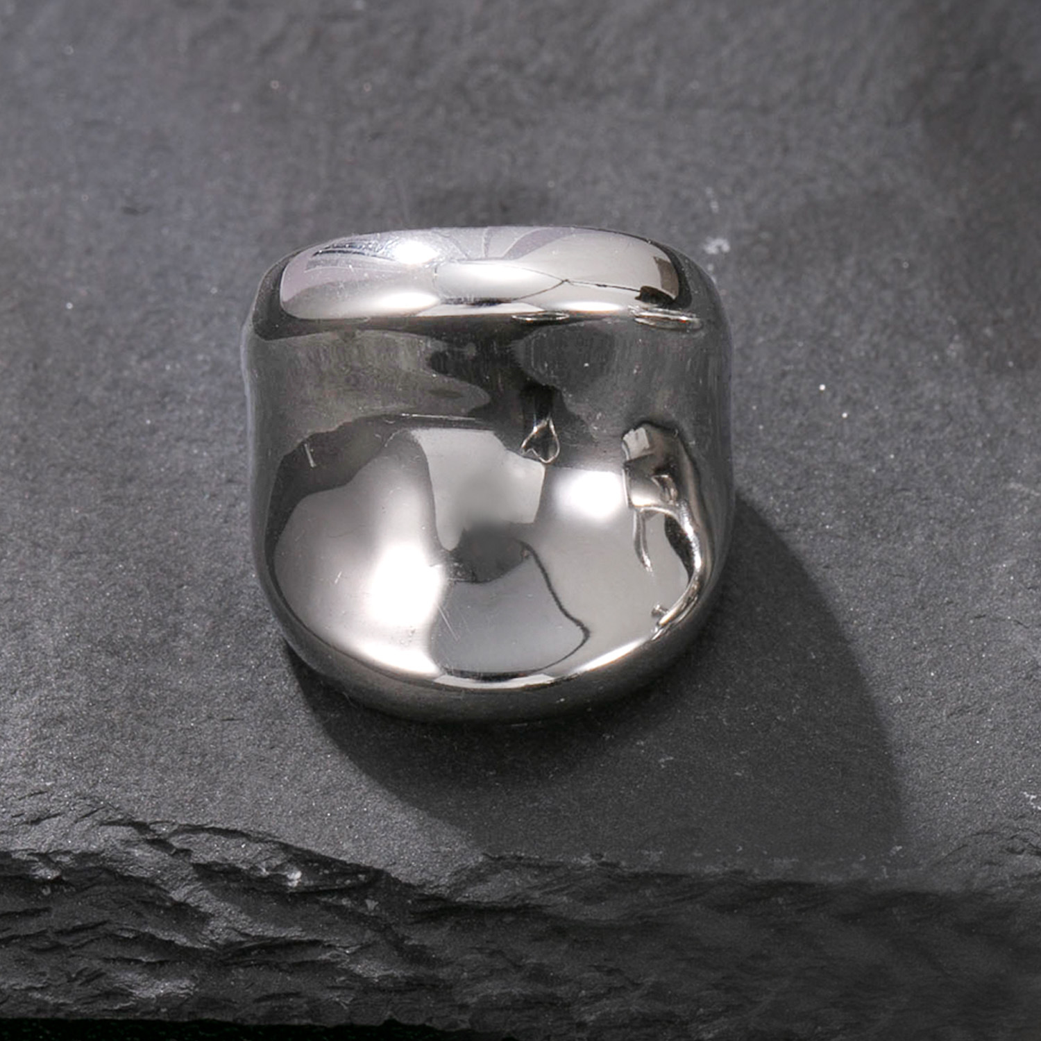 Steel color-concave wide glossy closed ring