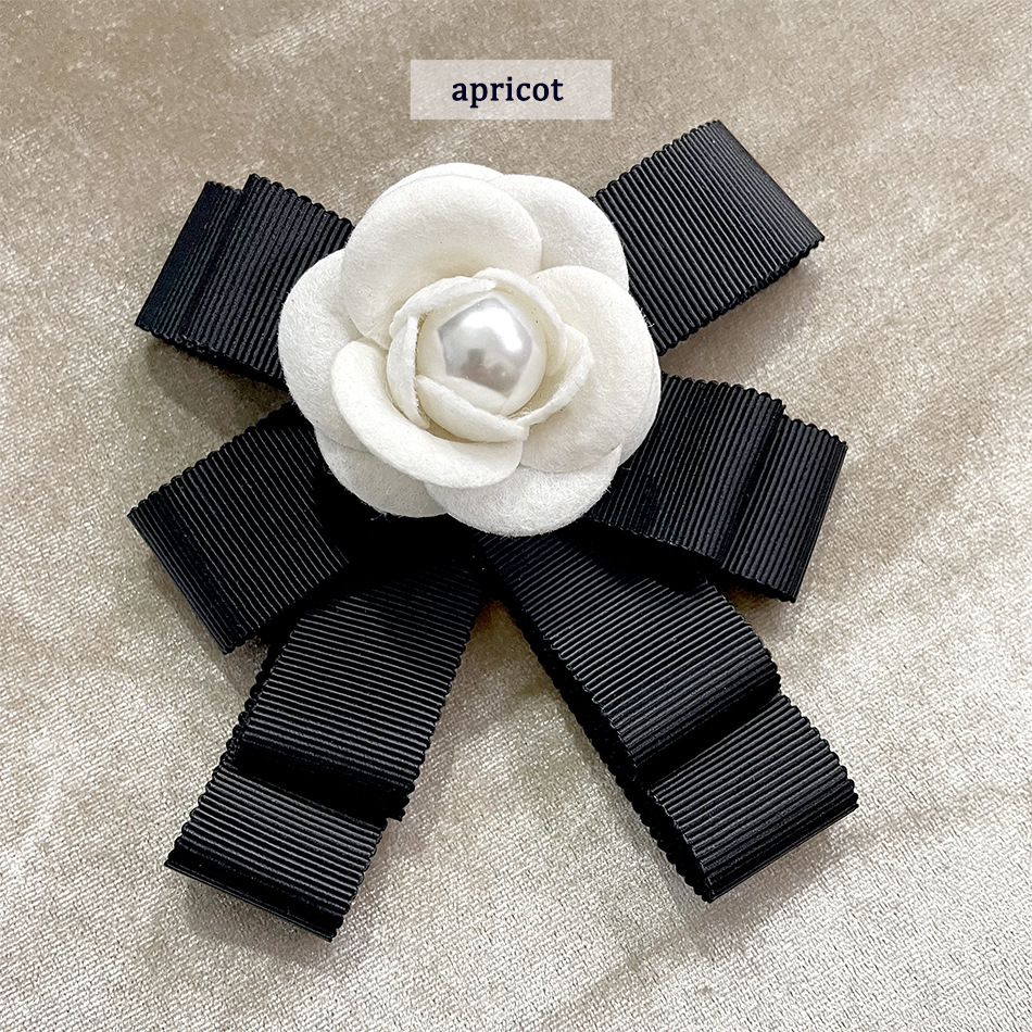 0915 beige brooch