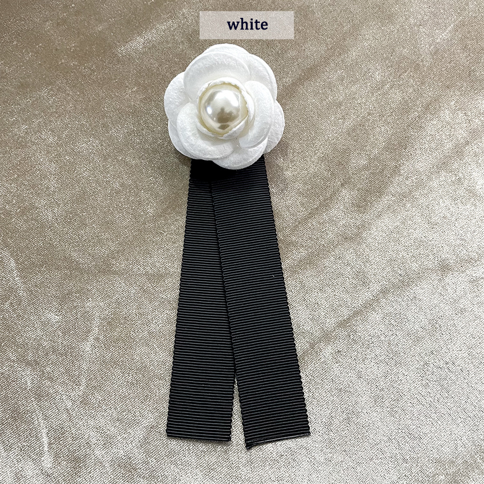 0916 white brooch