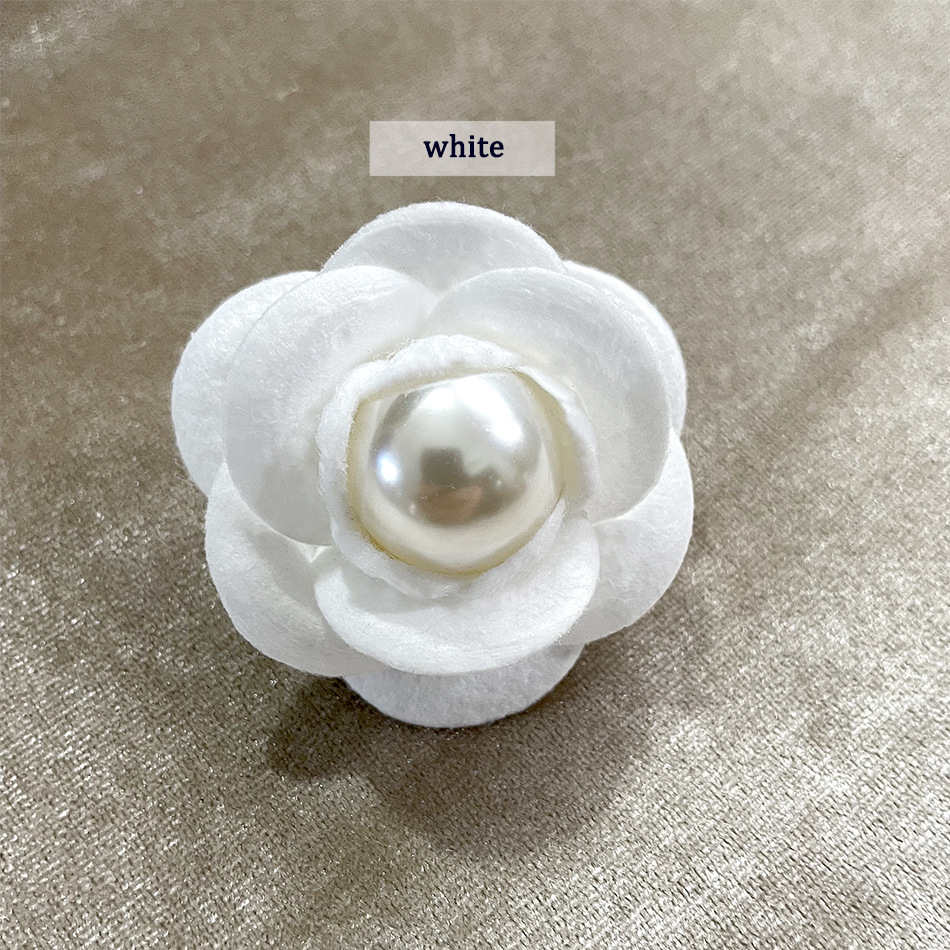 0917 white brooch