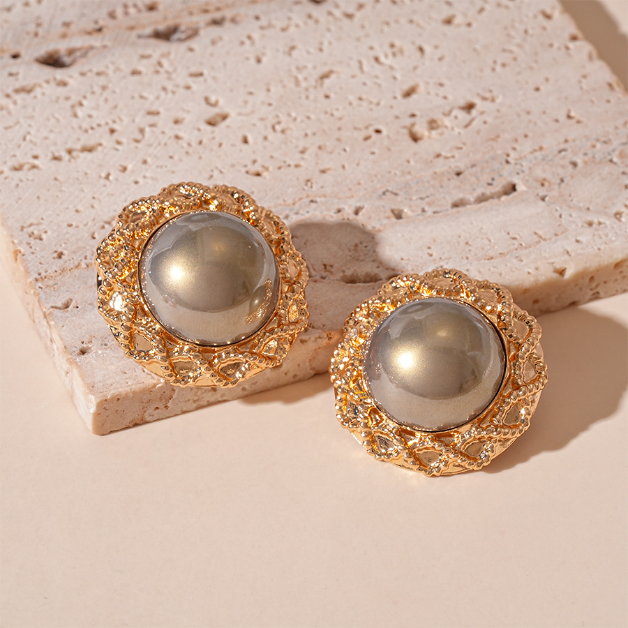 Silver Needle-Grey Pearl Stud Earrings