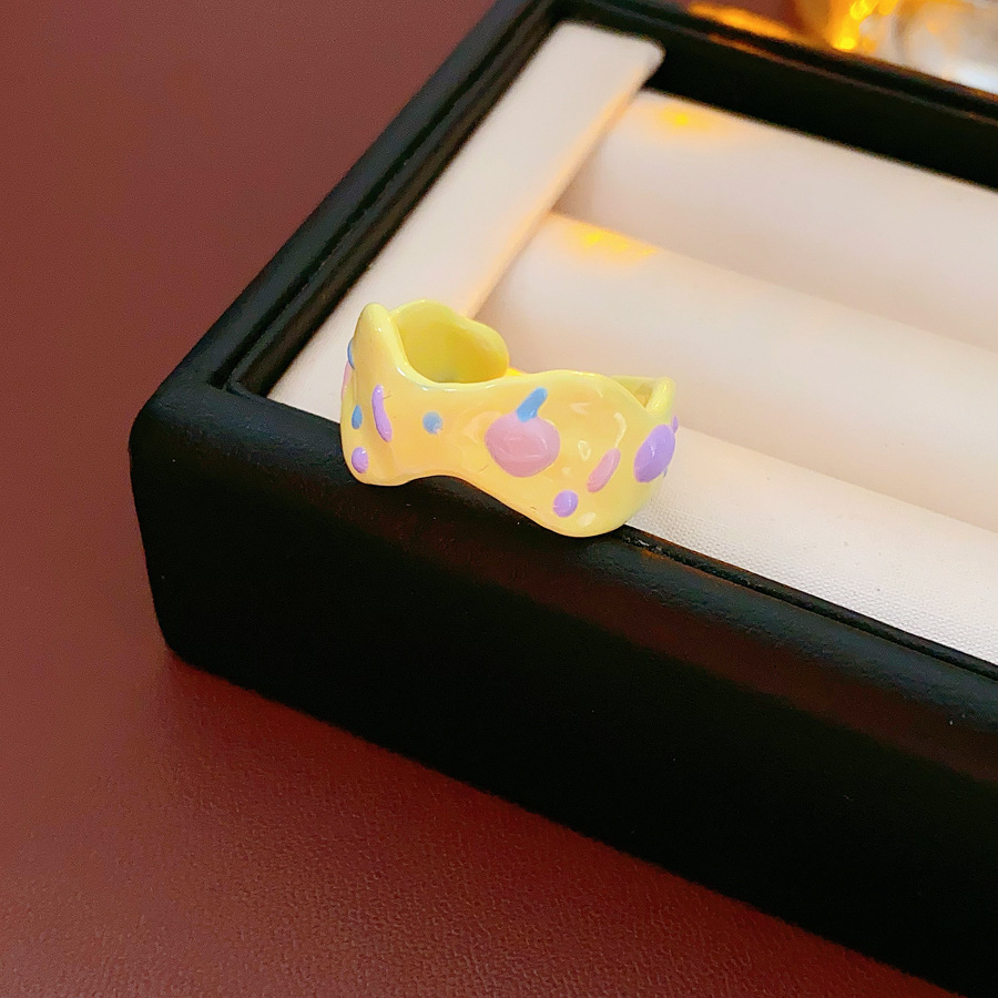 3#Ring-yellow-spots