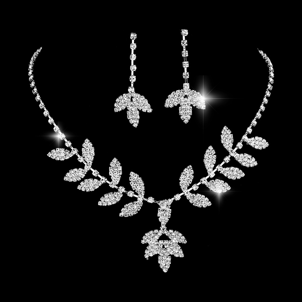 necklace earrings
