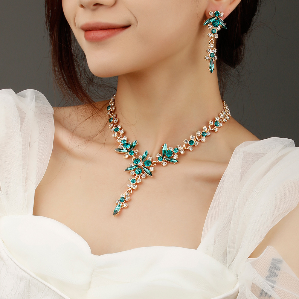 gold green necklace earrings