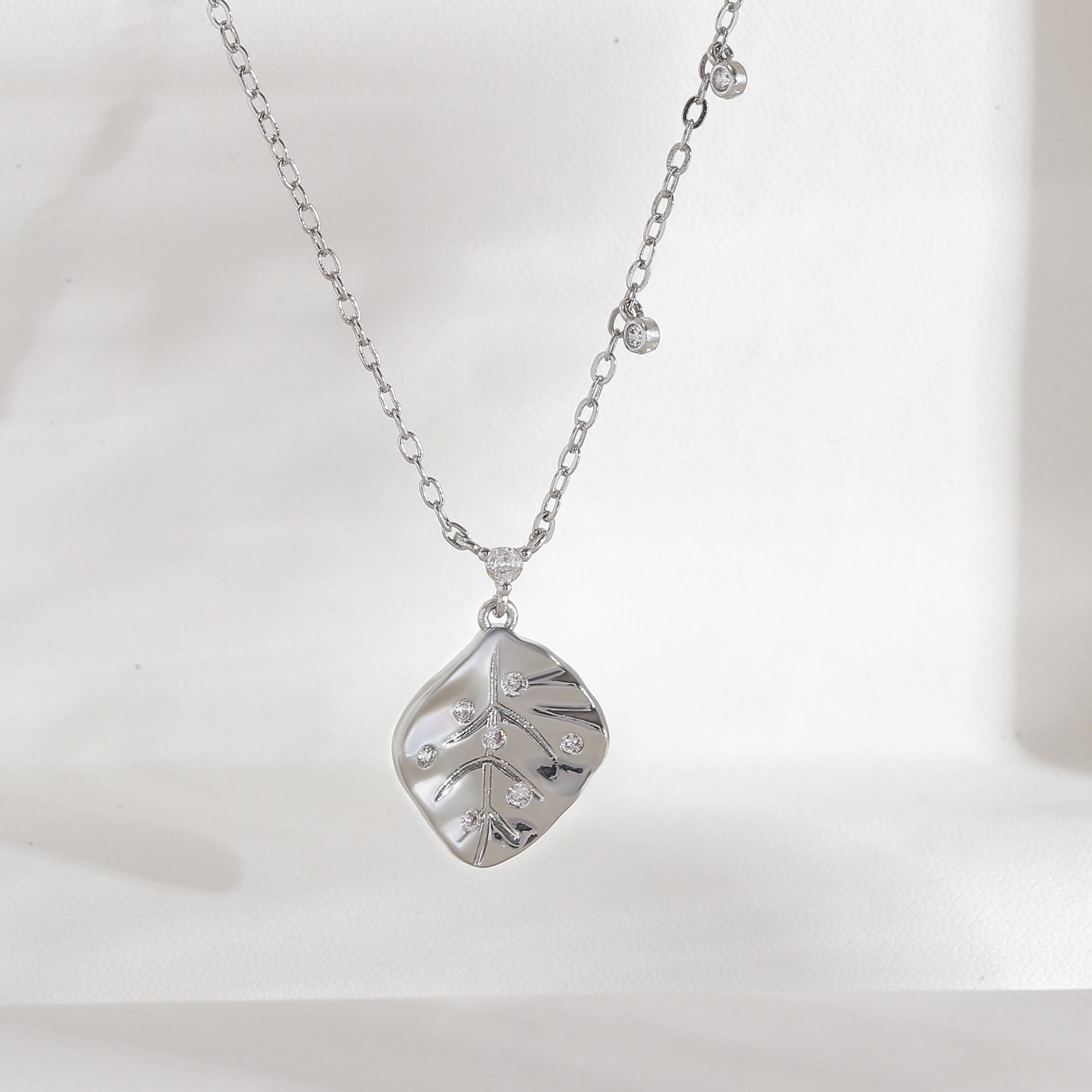 White gold necklace