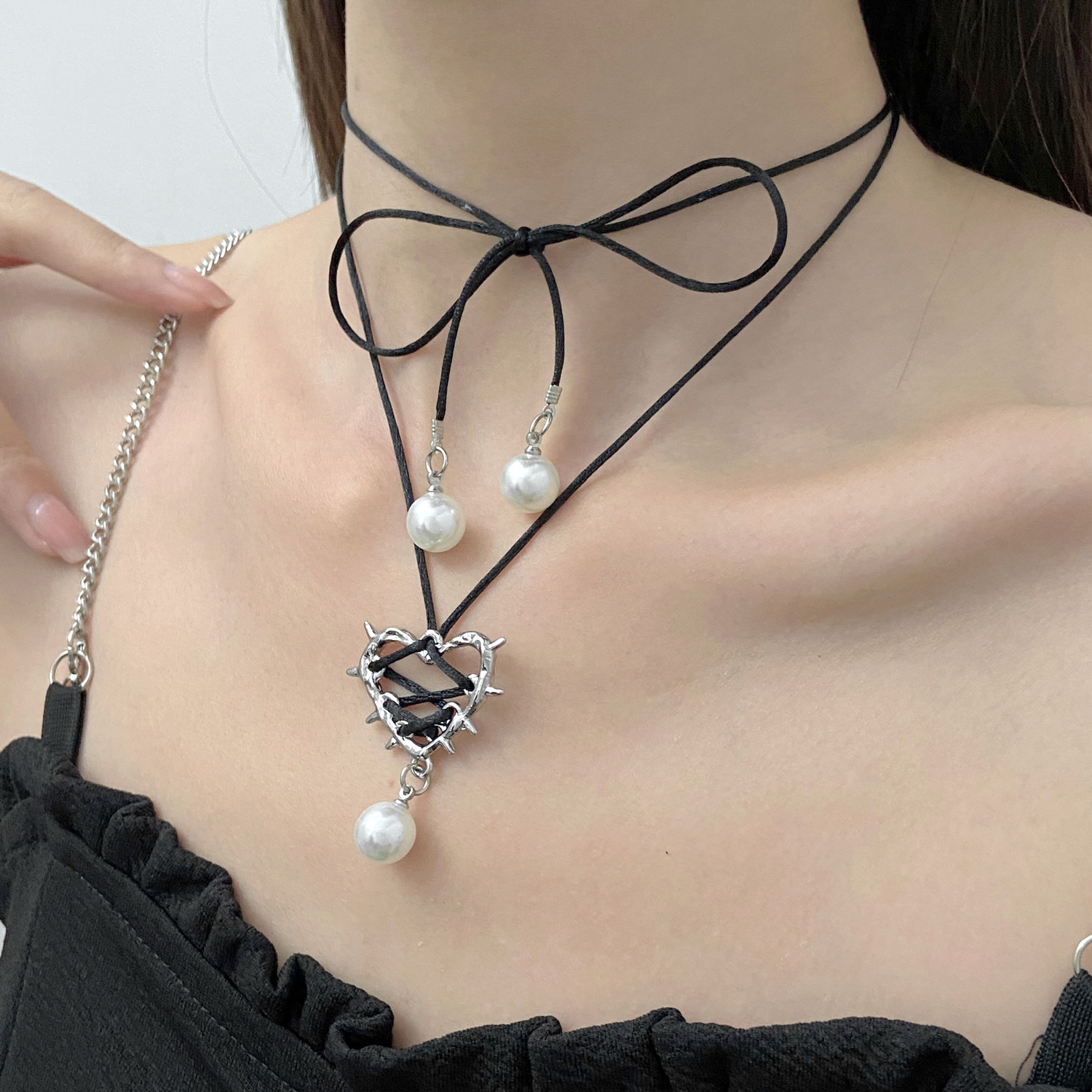 03 White K Black N-236