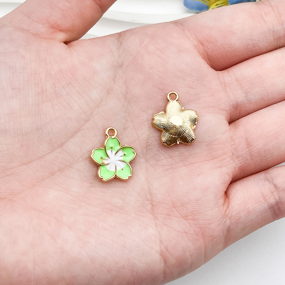 1 green drip daisies 16x13mm-19631-0.7g
