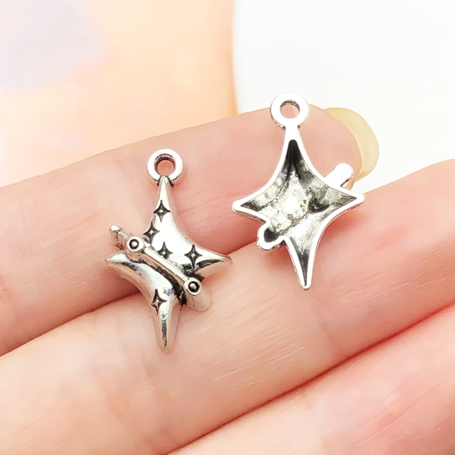 22338-1 ancient silver zinc alloy four-pointed star cross 20x13mm-0.9g