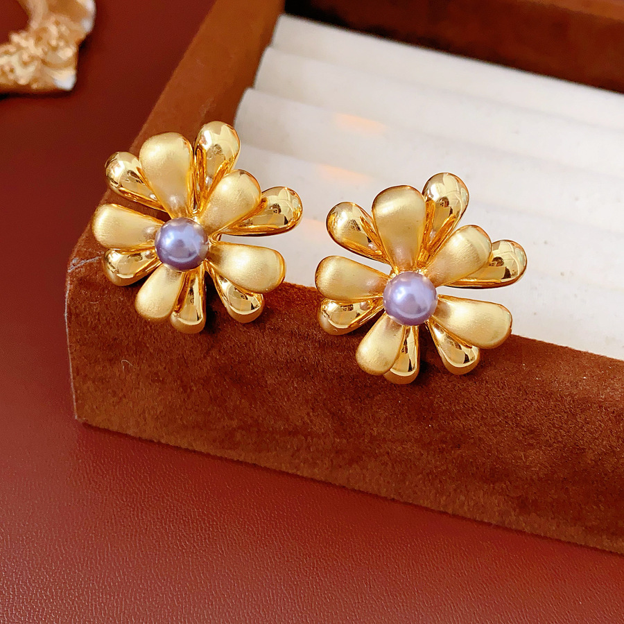 gold-gray pearl ear clip (real gold plating)