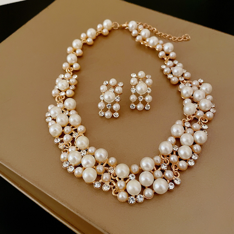Necklace and earring