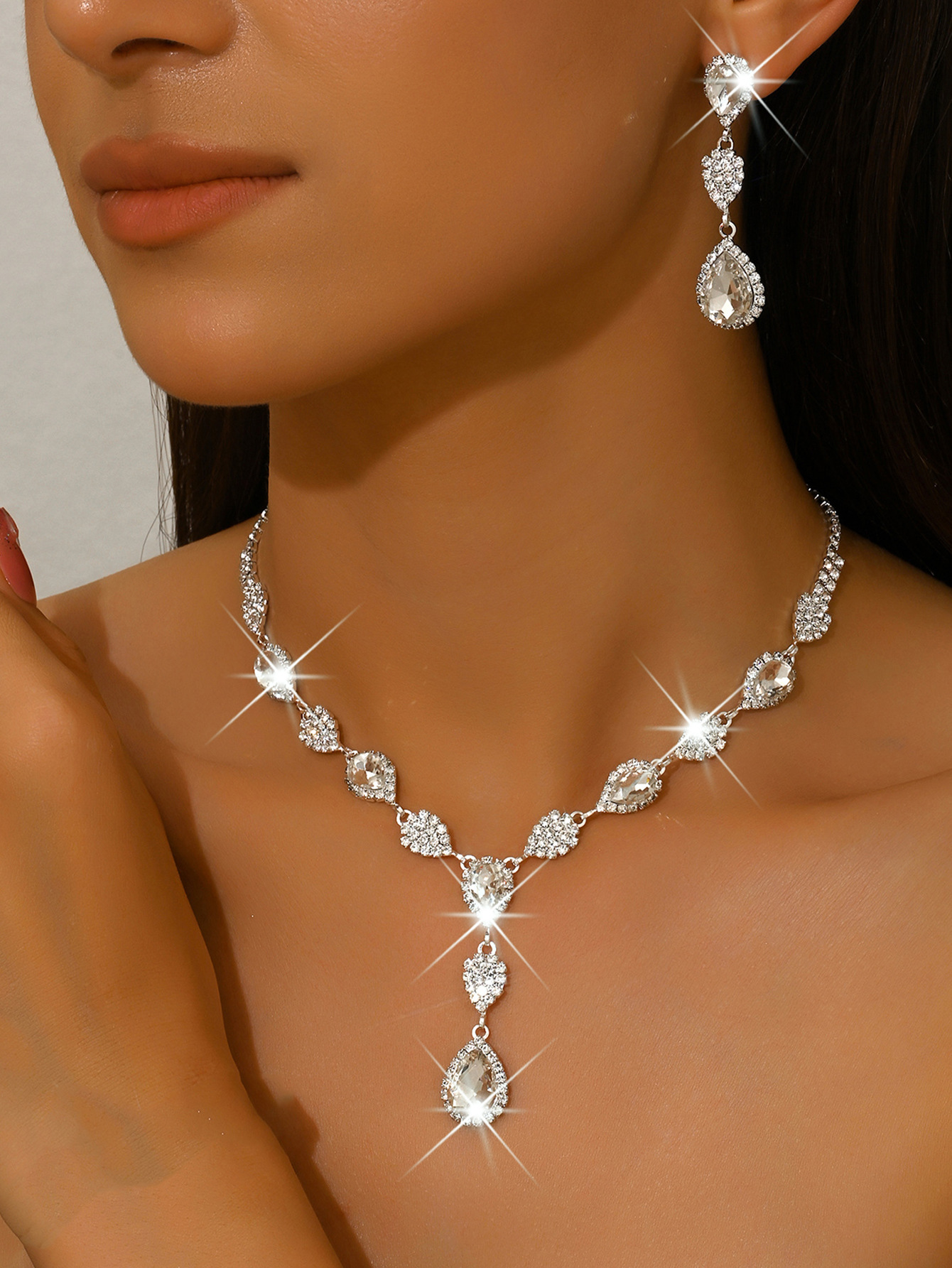 1662 white necklace earrings