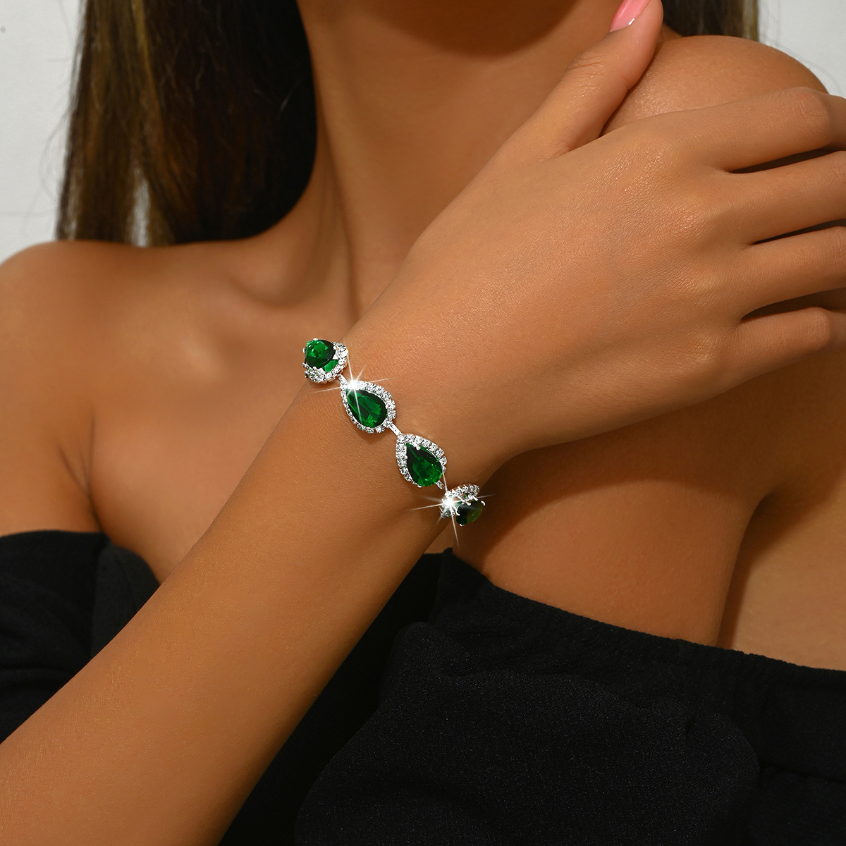 1544 silver green bracelet
