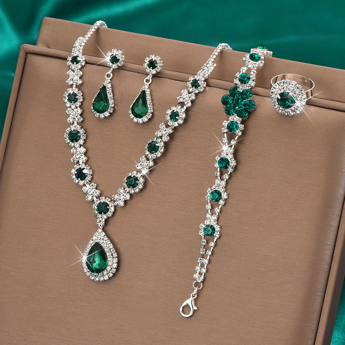 D ring hole Green