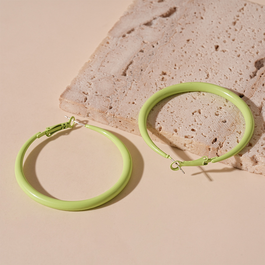 Silver needle-green ear ring