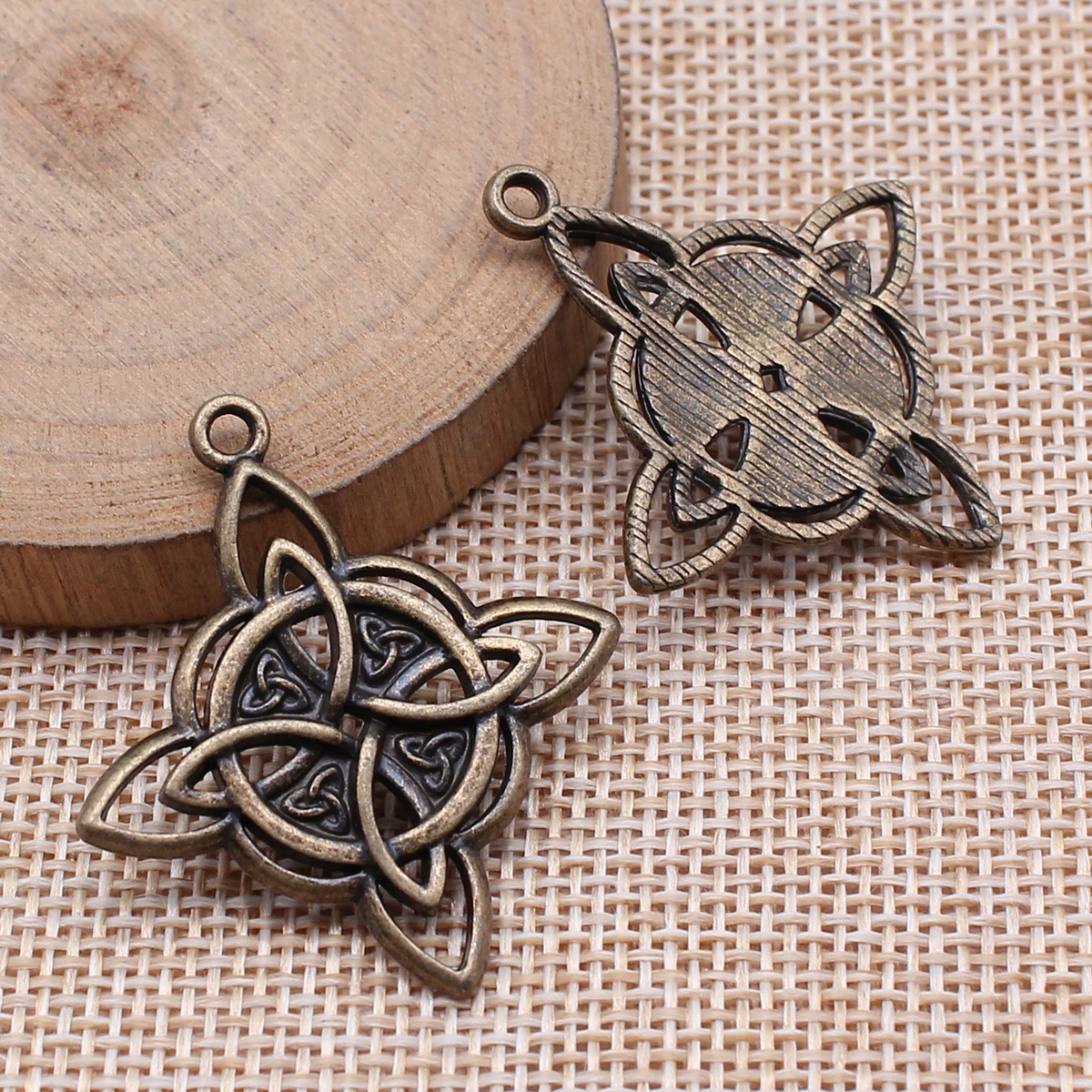 antique bronze color