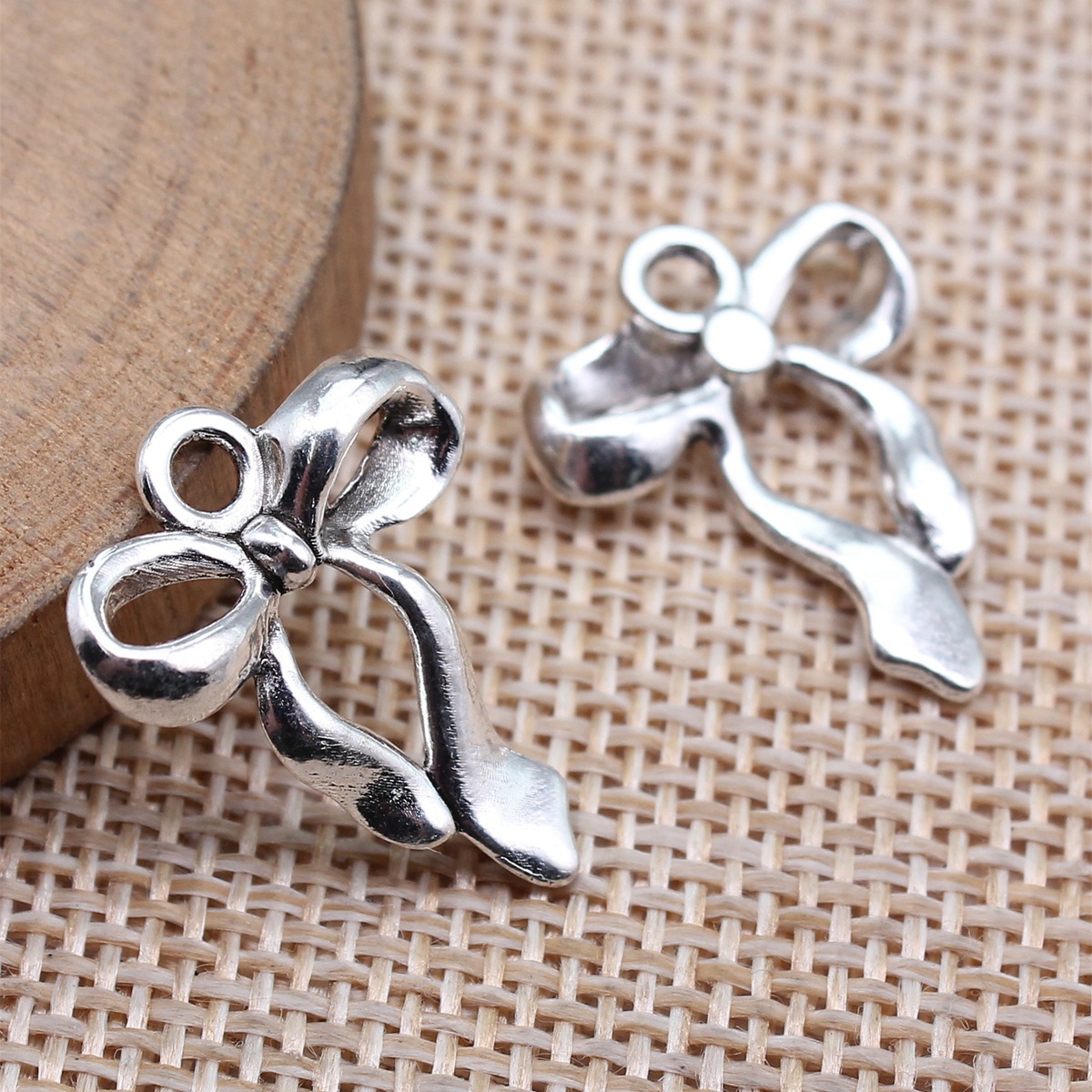 antique silver color