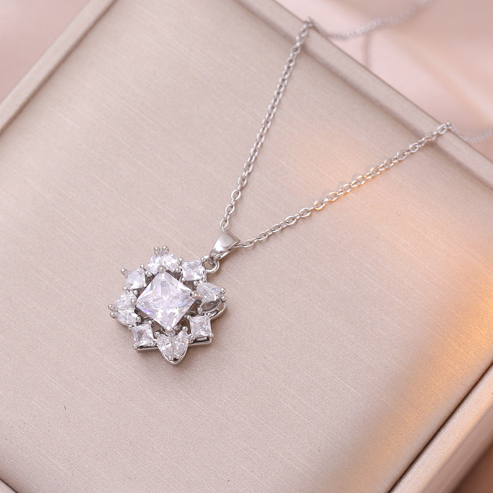 Silver necklace