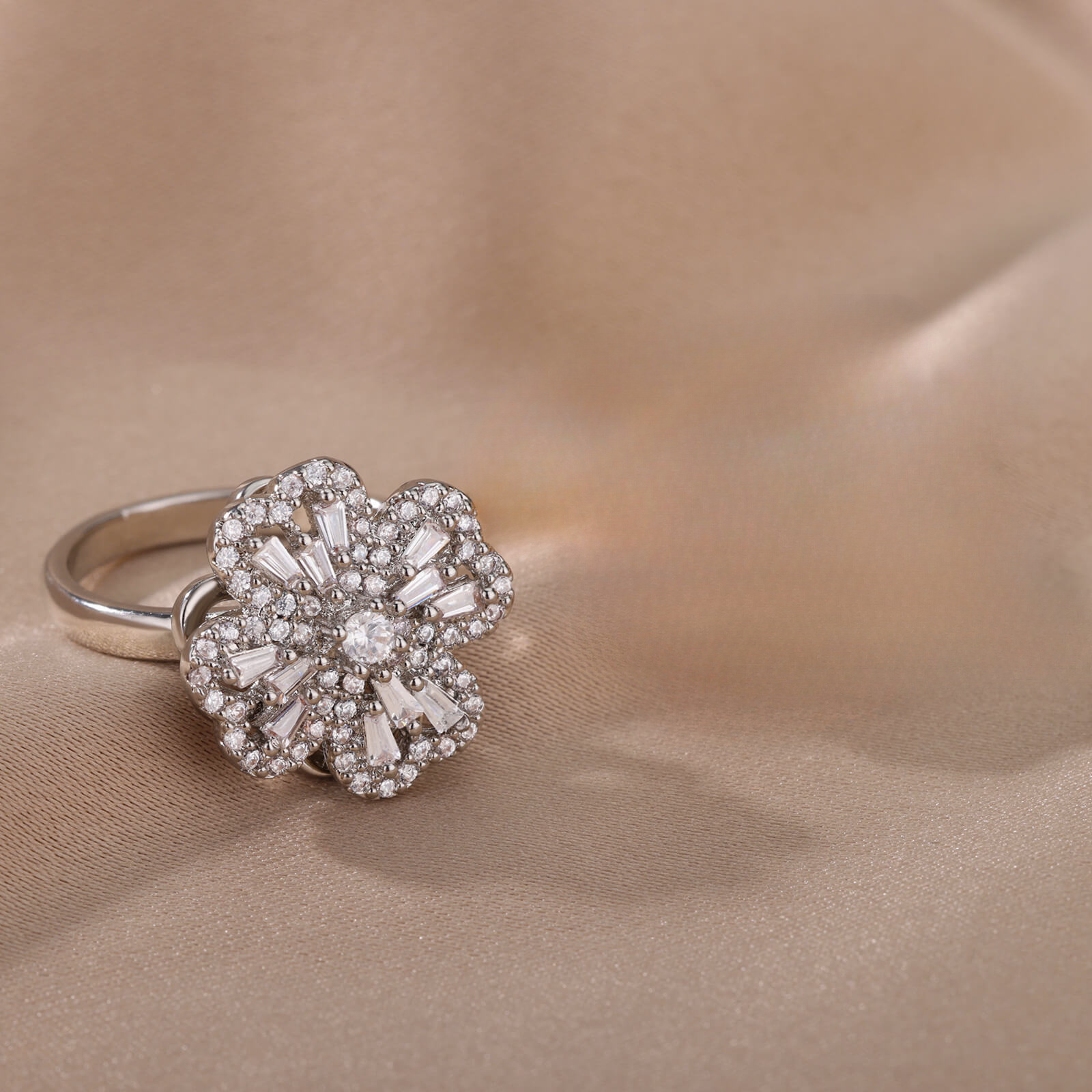 Four-leaf clover full of diamonds and silver