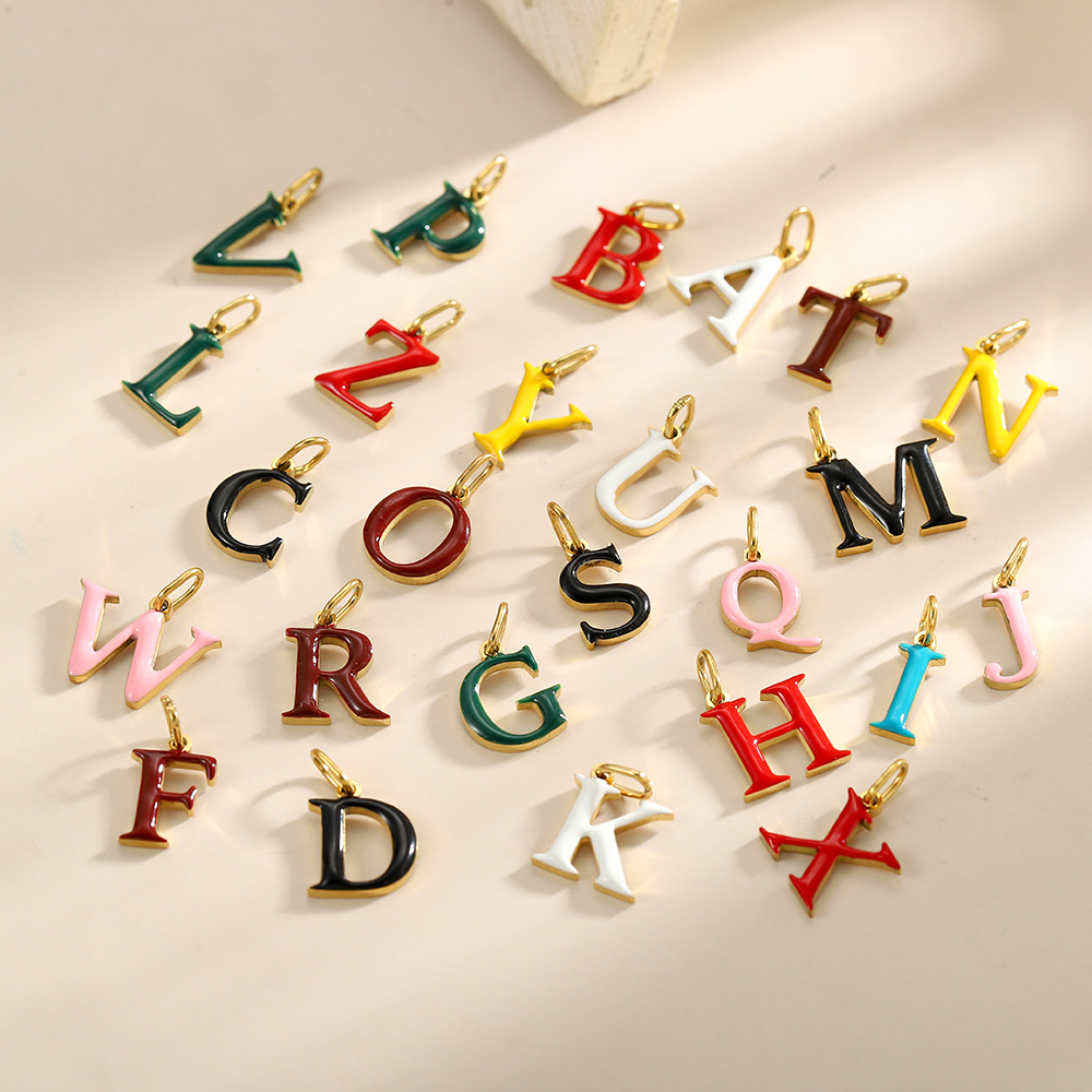 A set of 26 pieces