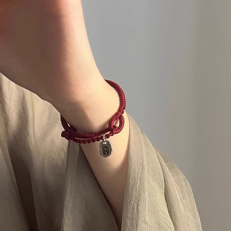 red rope style