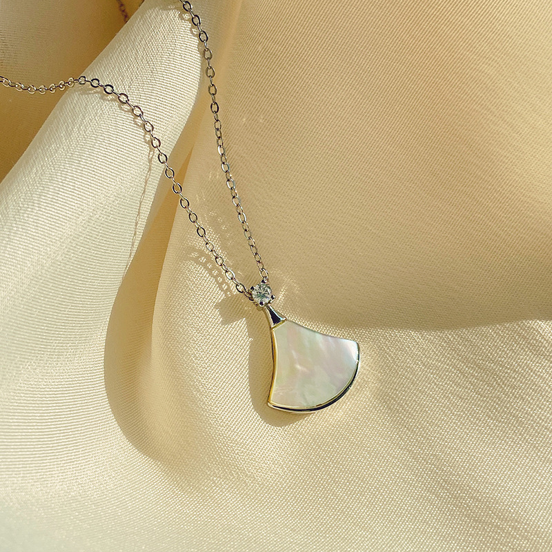 PL014 white skirt necklace Silver
