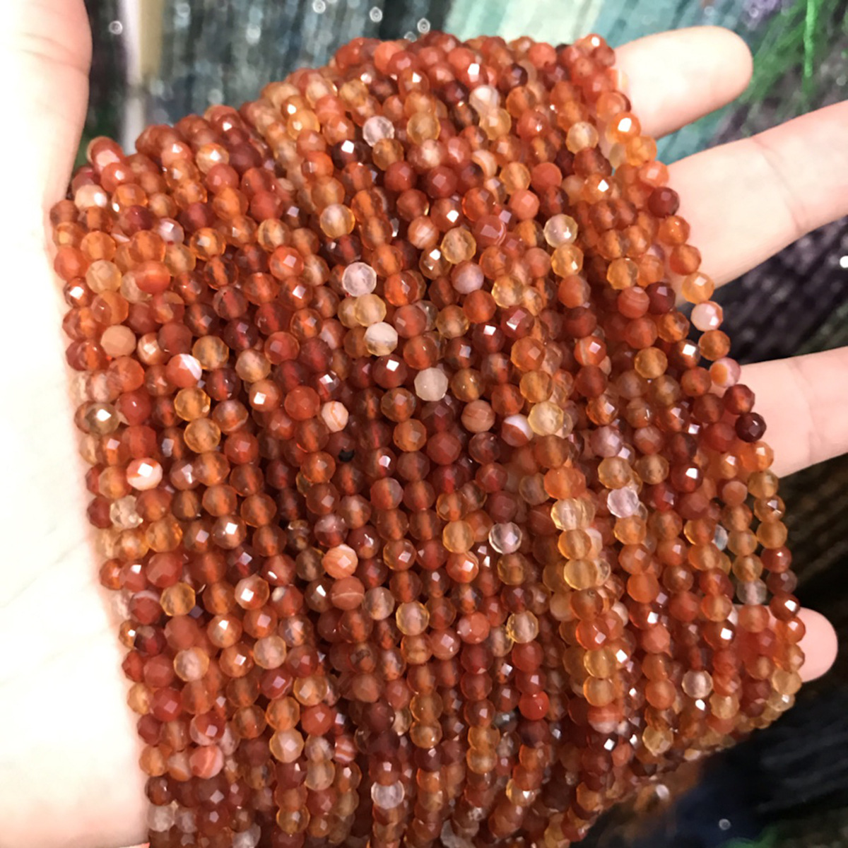 Faceted round beads: 4mm red agate