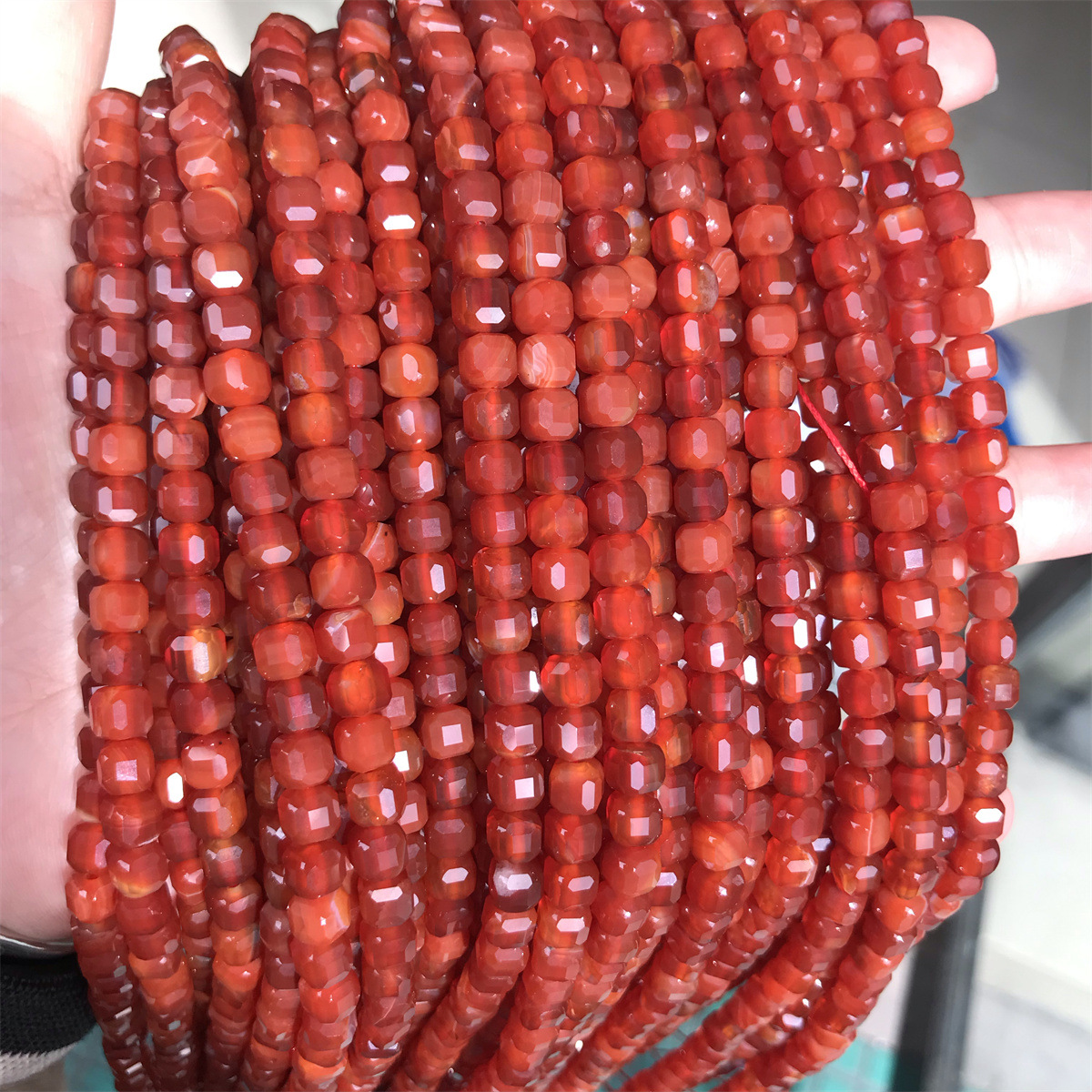 Sugar cube: 5mm red agate